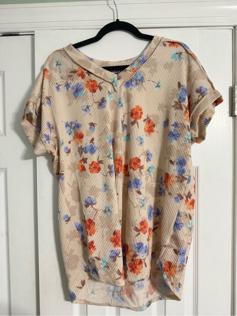 Beige Floral V-Neck Short Sleeve Tee